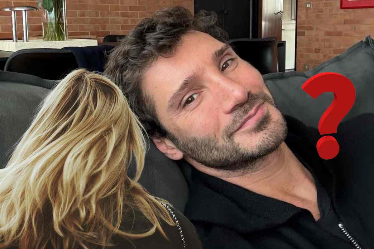 Stefano De Martino visto con una bellissima donna