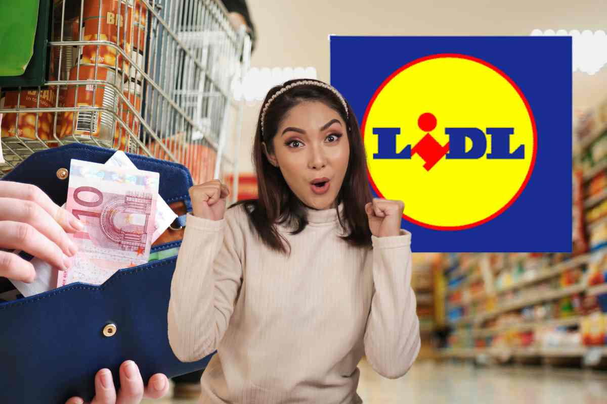 Una donna felice delle offerte Lidl